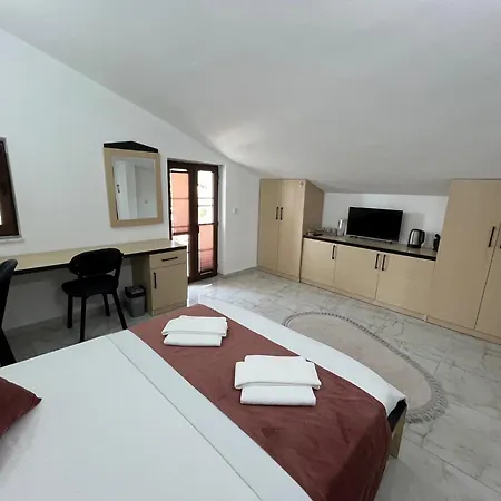 Hania - Adults Only ベッド・アンド・ブレックファスト 4*