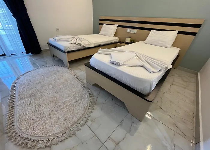 Hania - Adults Only シダ