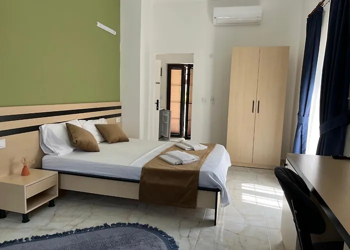 Hania - Adults Only Side